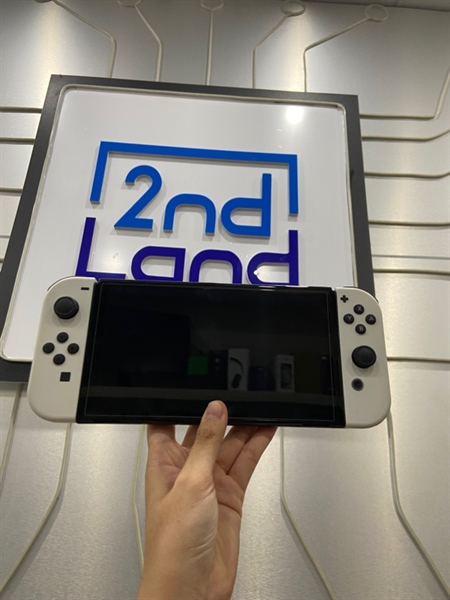 Máy chơi game Nintendo Oled - Màu đen - Ngoại hình: 98% - Kèm túi đựng + 1 dock sạc + 1 nguồn + HDMI + 1 grip nhỏ + thẻ 64GB 1
