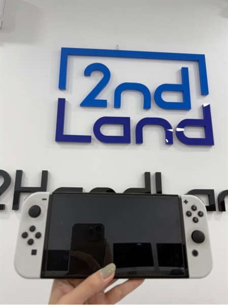 Máy chơi game Nintendo Oled - Màu trắng - Ngoại hình 97% - Máy trầy , dock trầy , ốc máy gỉ , màn ám vàng , cần trái bong cao su - FullBox , dock mất nắp , không thẻ nhớ 1