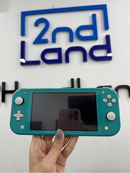 Máy chơi game Nintendo Switch Lite - Màu xanh - Ngoại hình 97% - Trầy xước nhiều , màn ám vàng - Kèm sạc