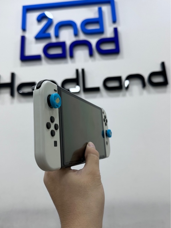 Máy chơi game Nintendo Switch Oled - Chưa hack - Màu trắng - Ngoại hình 97% - Kèm grip to + Dock + Sạc+ Thẻ 128GB