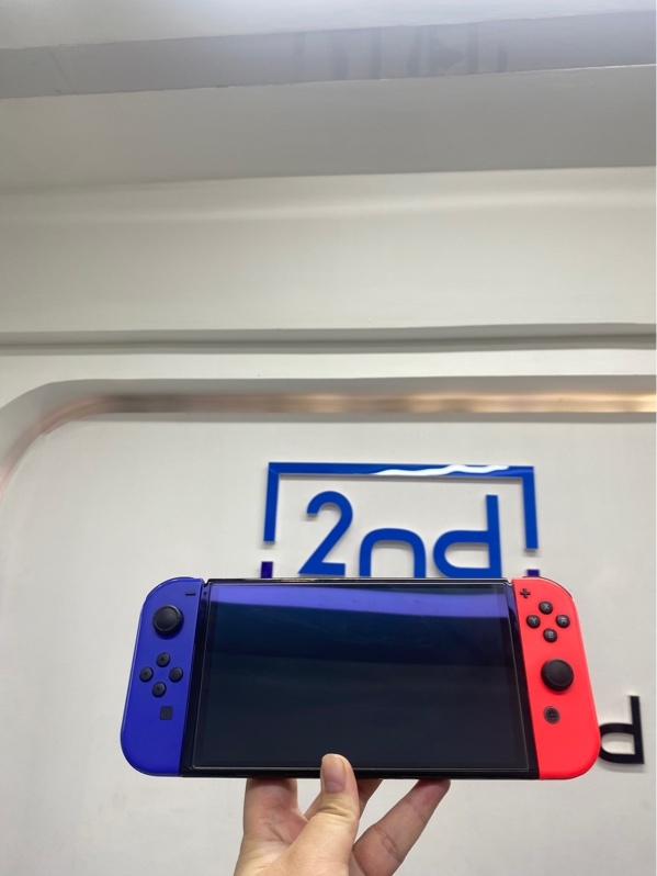 Máy chơi game Nintendo Switch Oled - Đã hack - 64gb - Màu đen - Ngoại hình 97% - Kèm túi, sạc, dock, grip, thẻ 128gb