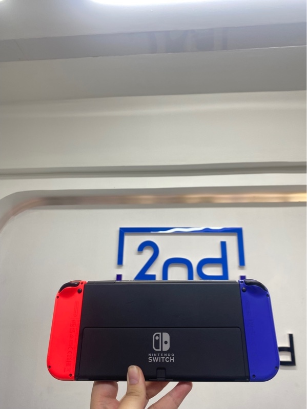 Máy chơi game Nintendo Switch Oled - Đã hack - 64gb - Màu đen - Ngoại hình 97% - Kèm túi, sạc, dock, grip, thẻ 128gb