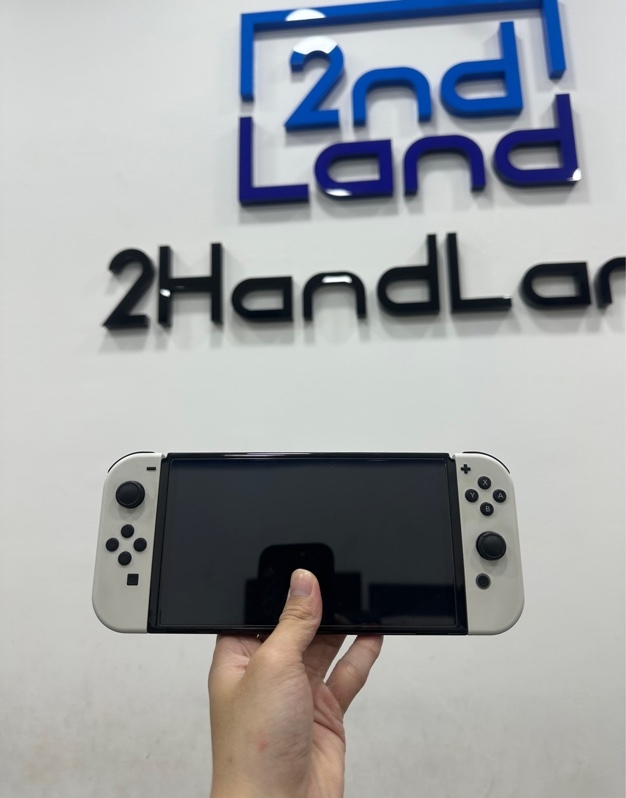 Máy chơi game Nintendo Switch Oled - ĐÃ HACK - Màu đen trắng - Ngoại hình 97% - Joy phải nứt nhẹ - Fullbox + 1 thẻ 512GB