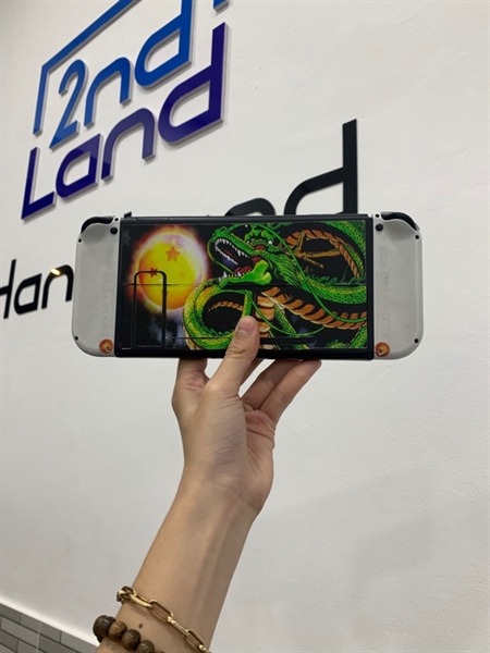 Máy chơi game Nintendo Switch Oled - Đã hack - Màu trắng - Ngoại hình: 97% - Body, kèm thẻ nhwos 512GB + Grip lớn-nhỏ + dock , Sạc