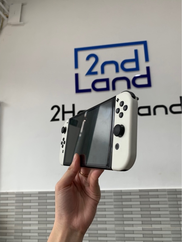 Máy chơi game Nintendo Switch Oled - Đã hack - Màu trắng - Ngoại hình: 97% - Ố, thiếu grip nhỏ - Fullbox, kèm thẻ nhớ 256GB