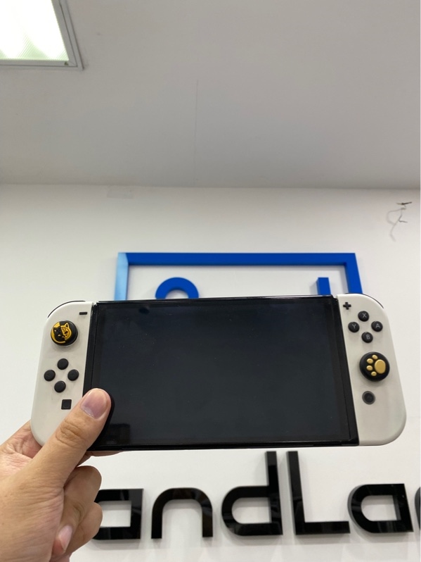 Máy chơi game Nintendo Switch Oled - Đã hack thẻ 256GB - Màu đen - Ngoại hình: 97% - màn ám hồng nhẹ, màn xước mèo - Fullbox