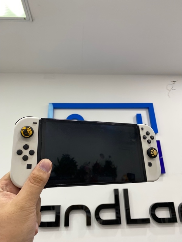 Máy chơi game Nintendo Switch Oled - Đã hack thẻ 256GB - Màu đen - Ngoại hình: 97% - màn ám hồng nhẹ, màn xước mèo - Fullbox