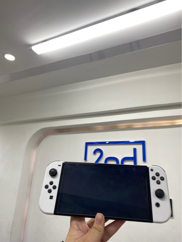 Máy chơi game Nintendo Switch Oled - fw 22.5.0 - Chưa hack - Màu trắng - Ngoại hình 97.5% - Kèm sạc, dock xuất hình, hdmi, túi chống sốc
