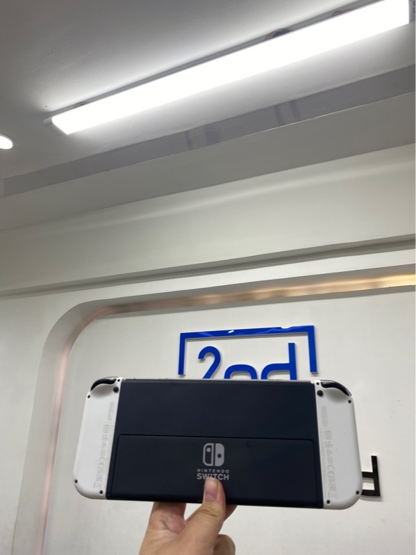 Máy chơi game Nintendo Switch Oled - fw 22.5.0 - Chưa hack - Màu trắng - Ngoại hình 97.5% - Kèm sạc, dock xuất hình, hdmi, túi chống sốc