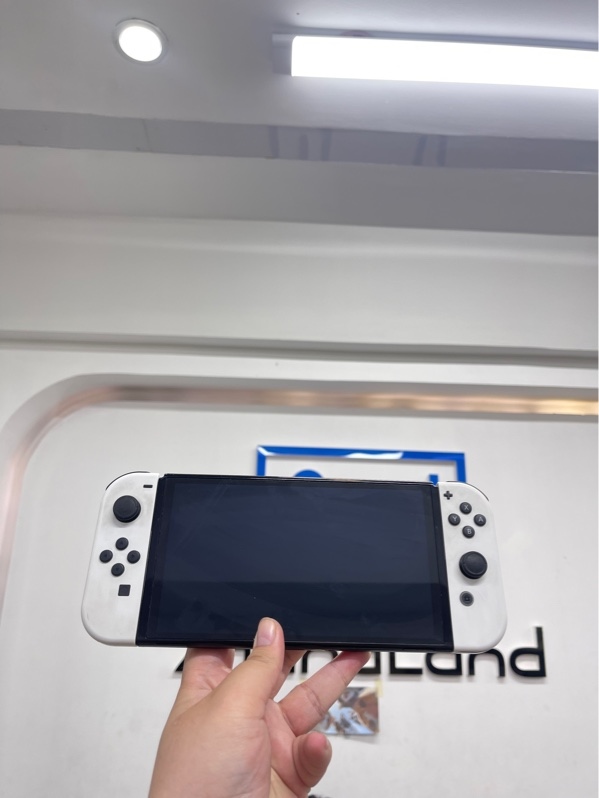 Máy chơi game Nintendo Switch OLED - Fw 23.01 - Chưa hack - Màu trắng - Ngoại hình 97,5% - 2 joycon ố - Kèm đủ phụ kiện, túi chống sốc