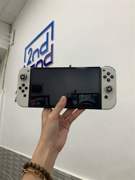 Máy chơi game Nintendo Switch Oled - Màu trắng - Đã hack - Ngoại hình: 97% - Ố, thiếu grip nhỏ - Box, full phụ kiện + thẻ nhớ 256GB