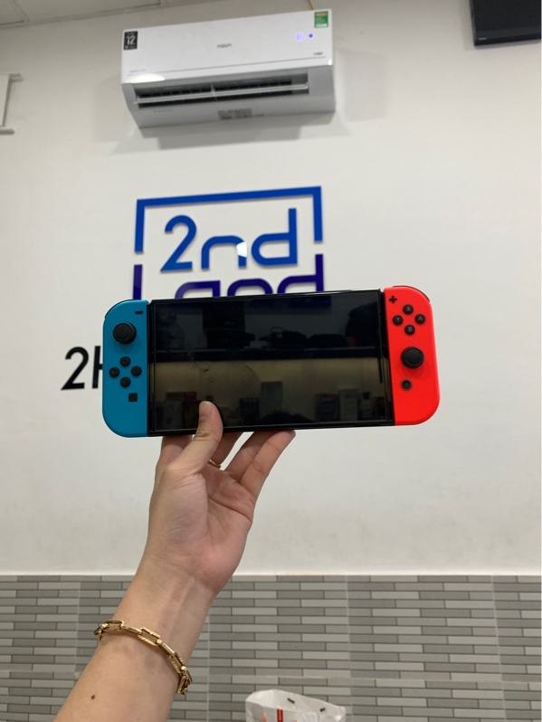 Máy chơi game Nintendo Switch OLED - Ngoại hình: 97% - Đã hack - Fullbox, kèm thẻ nhớ 256GB