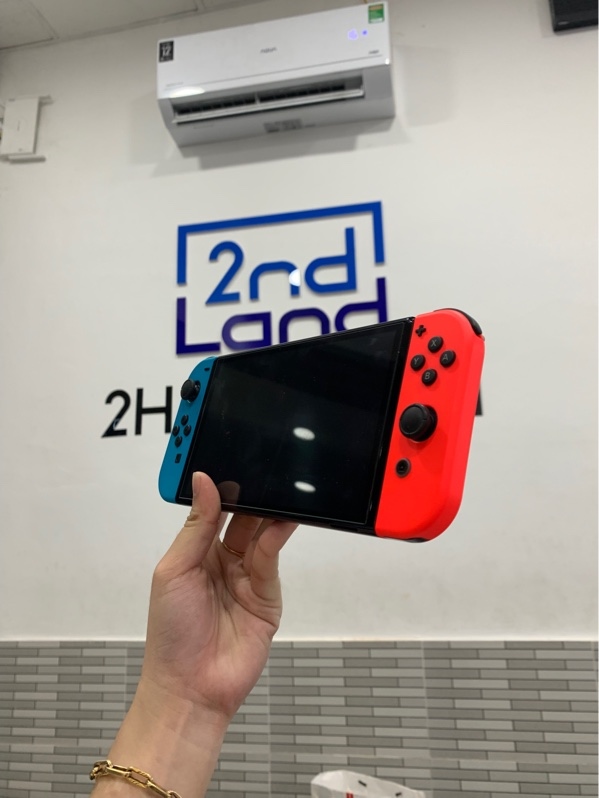 Máy chơi game Nintendo Switch OLED - Ngoại hình: 97% - Đã hack - Fullbox, kèm thẻ nhớ 256GB