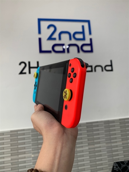 Máy chơi game Nintendo Switch V1 - Chưa hack - Màu đen - Ngoại hình: 98% - Màn vàng hồng, joycon trái lỏng khớp - Đủ phụ kiện , túi 1