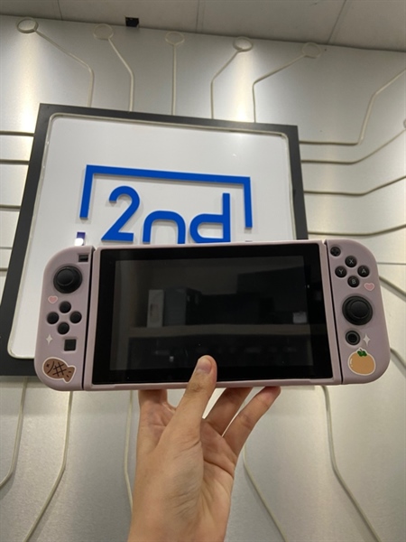 Máy chơi game Nintendo Switch V1 - Đã hack - Màu đen - Ngoại hình: 97% - Chân chống lỏng, không sạc - Kèm 2 grip nhỏ, 1 grip lớn, 1 dock linh kiện, thẻ 256GB , túi
