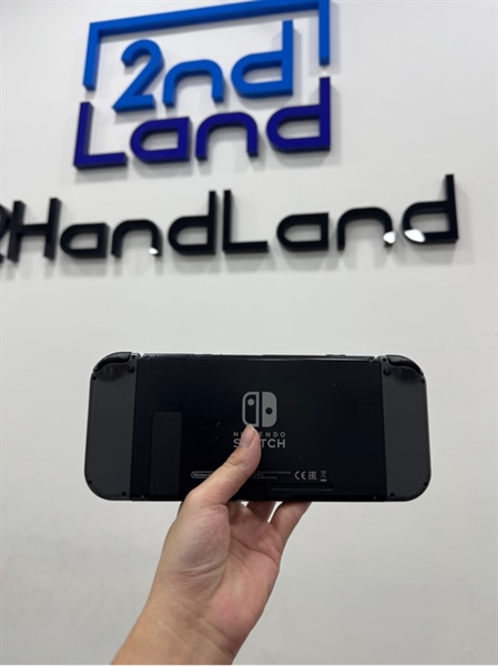 Máy chơi game Nintendo Switch V1 - ĐÃ HACK - Màu xám - Ngoại hình 97% - gãy thanh bảo vệ tản nhiệt nhẹ - Kèm dock chuyển màn hình +Túi + Thẻ 128gb + Kèm sạc 2