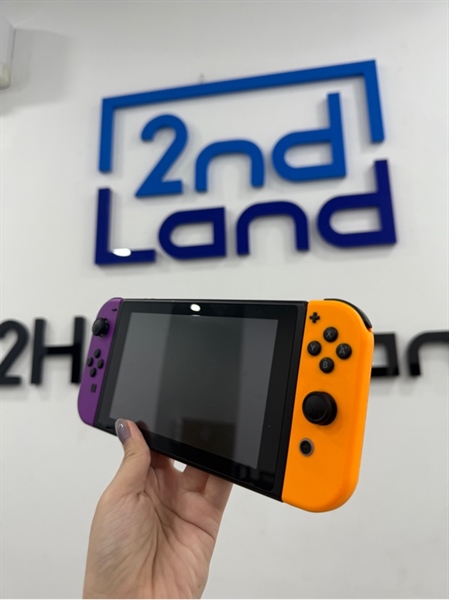 Máy chơi game Nintendo Switch V2 - Chưa hack - Màu đen - Ngoại hình 98% - Kèm sạc , 2 grip nhỏ 1