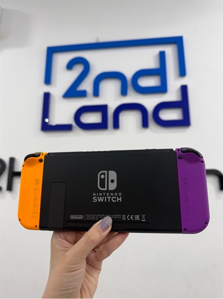 Máy chơi game Nintendo Switch V2 - Chưa hack - Màu đen - Ngoại hình 98% - Kèm sạc , 2 grip nhỏ 2
