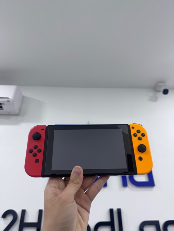 Máy chơi game Nintendo Switch V2 - Đã hack Lưu Khánh Store - thẻ 128gb - Ngoại hình 98% - Fullbox