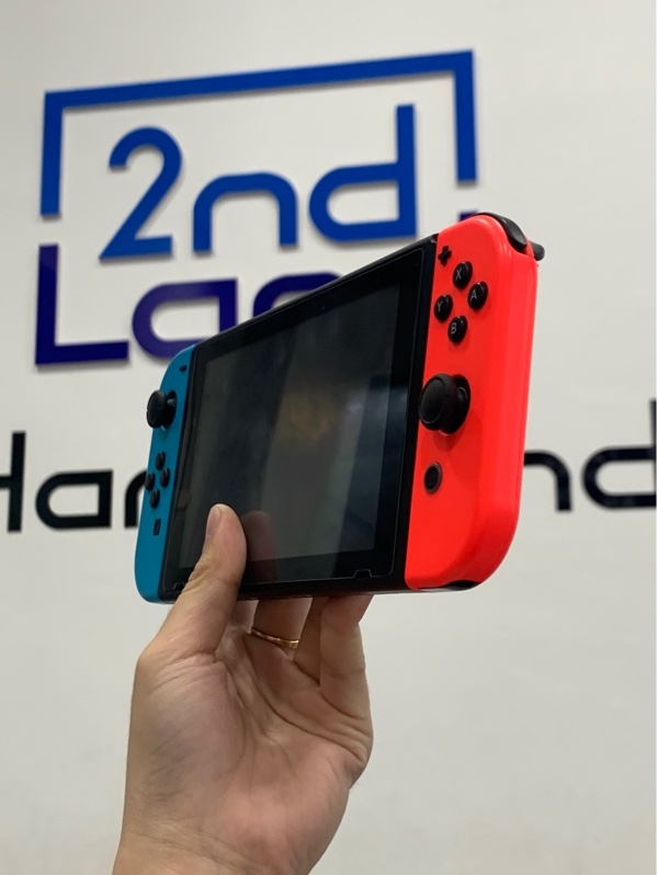 Máy chơi game Nintendo switch v2 - Đã hack - Màu neon - Ngoại hình: 98% - Màn ám hồng lướt - Fullbox, kèm thẻ 128gb
