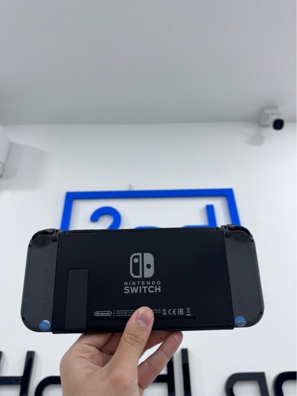 Máy chơi game Nintendo switch V2 - Đã hack - Màu xám - Ngoại hình 97% - màn ám vàng nhẹ - Kèm thẻ 128GB, Fullbox