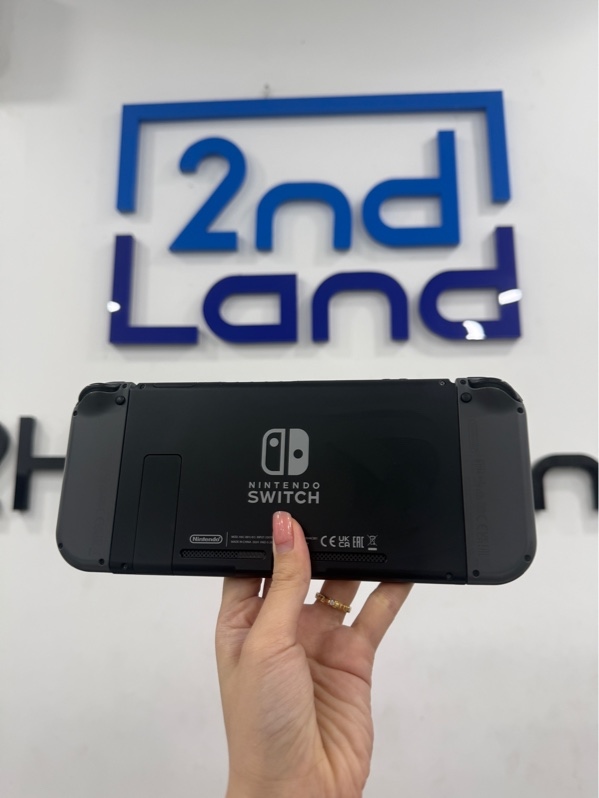 Máy chơi game Nintendo Switch V2 - đã hack shop trọng lễ - Màu xám - Ngoại hình 98% - Đủ phụ kiện thiếu 2 strap , 2 joycon , thẻ 128gb