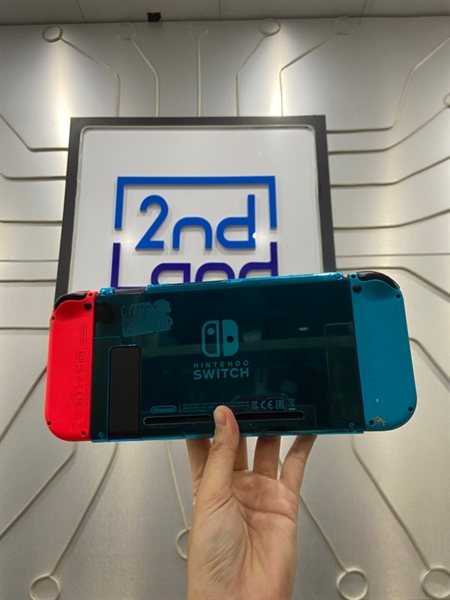 Máy chơi game Nintendo Switch V2 - Firmware 17.0.1 - Bản hack - Màu đỏ xanh - Ngoại hình: 98% - Kèm sạc + dock sạc xuất hình 2