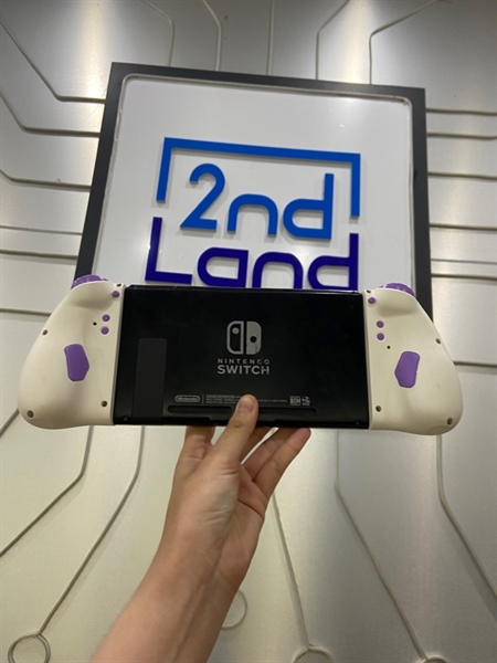 Máy chơi game Nintendo Switch V2 - Hack - Màu đen - Ngoại hình: 96% - Kèm docs grip lớn , sạc , thẻ 128gb + Tay cầm Joy Pad IINE L938 Luffy Gear 5 1