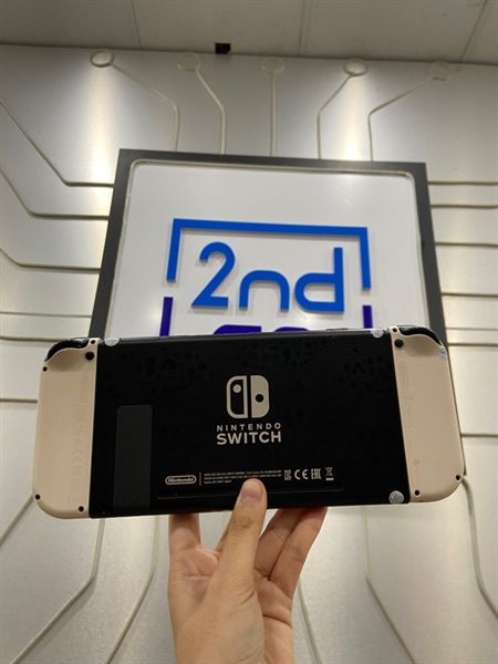 Máy chơi game Nintendo Switch V2 - Màu đen - Ngoại hình: 98% - Joycon ố nhẹ - Kèm túi đựng + sạc + 1 thẻ nhớ 128GB + 1 dock sạc + 2 grip nhỏ 1