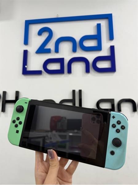 Máy chơi game Nintendo Switch V2 - Màu đen - Ngoại hình 98% - Joycons ố nhẹ - Kèm túi đựng , sạc , 1 thẻ nhớ 128GB , 1 dock , 2 grip nhỏ 2