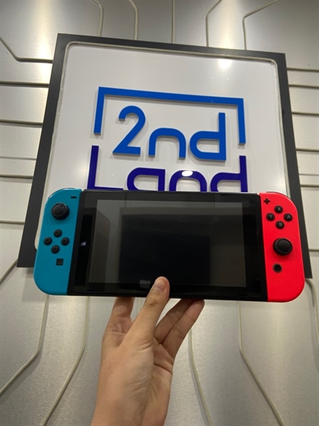 Máy chơi game Nintendo Switch V2 - Màu Đen - Ngoại hình 98% - Kèm dock + 1 HDMI + 2 grip nhỏ + 1 grip lớn + đế màn hình Nintendo Switch Play Stand + kèm sạc