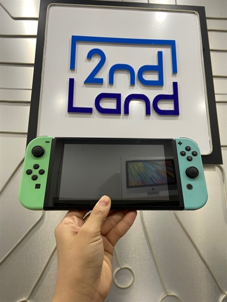 Máy chơi game Nintendo Switch V2 - Màu đen - Ngoại hình: 98% - Kèm sạc + 1 thẻ nhớ 128GB + 1 Docs + 2 Grip nhỏ + Túi đựng 1