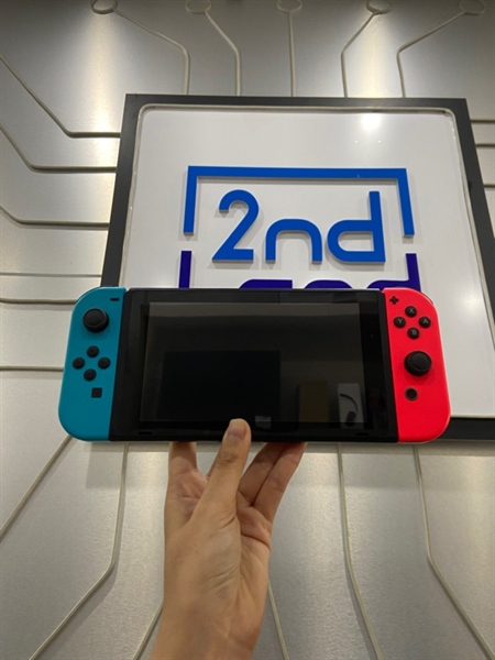 Máy chơi game Nintendo Switch V2 - Màu đen - Ngoại hình: 98% - Màn ám đen 4 góc - Body - Kèm sạc