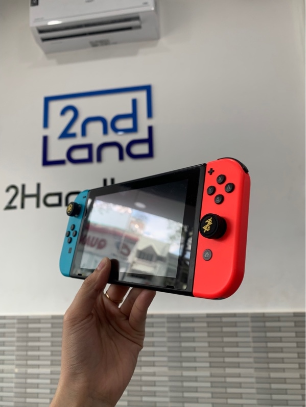 Máy chơi game Nintendo Switch V2 - Màu neon - Ngoại hình: 97% - Kèm trap + grip nhỏ, túi + sạc