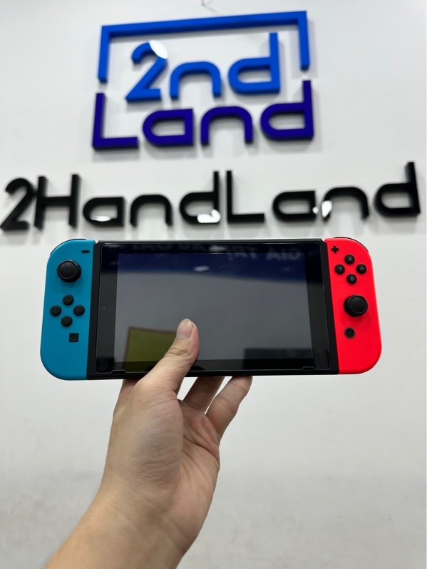 Máy chơi game Nintendo Switch Ver 2 - Chưa hack - Màu đỏ xanh - Ngoại hình 98% - Kèm sạc + Đủ phụ kiện không box