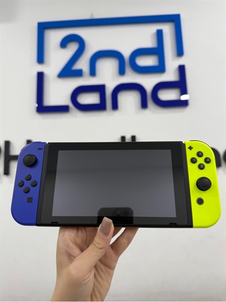 Máy chơi game Nintendo V2 HAC-001(-01) - Chưa hack - Màu đen - Ngoại hình 97% - trầy lưng - Kèm 1 sạc , 1 joycon rời , 1 dock chuyển tín hiệu hdmi
