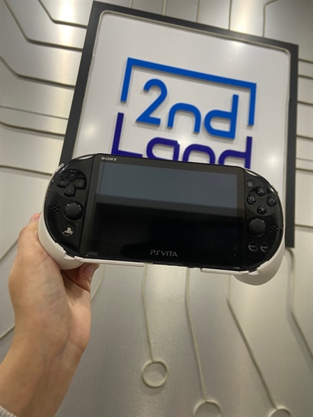 Máy chơi game PS Vita 2000 - Đã hack - Màu đen - Ngoại hình: 98% - Kèm thẻ nhớ 32GB + Sạc + hand grip L2R2