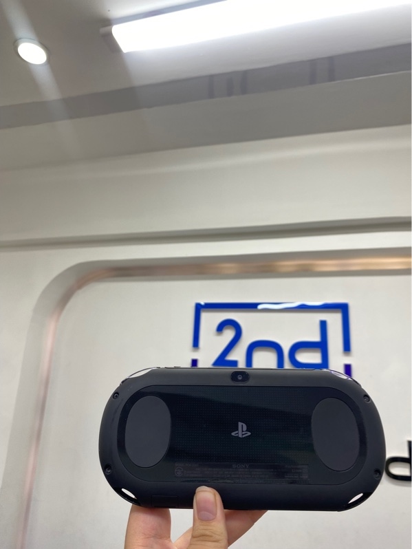 Máy chơi game PS Vita 2000 - Đã hack thẻ 128gb - Màu đen - Ngoại hình 98% - Kèm túi, sạc