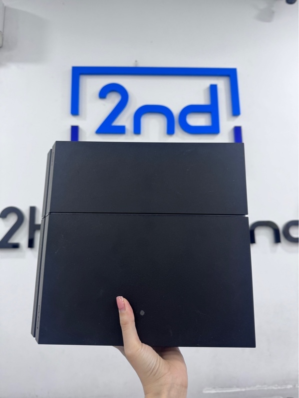 Máy chơi game Ps4 Fat- 500gb - Chưa hack - Firmware 13.50 - Màu đen - Ngoại hình 97% - Trầy xước - Kèm 1 tay fat mất rung, kèm nguồn