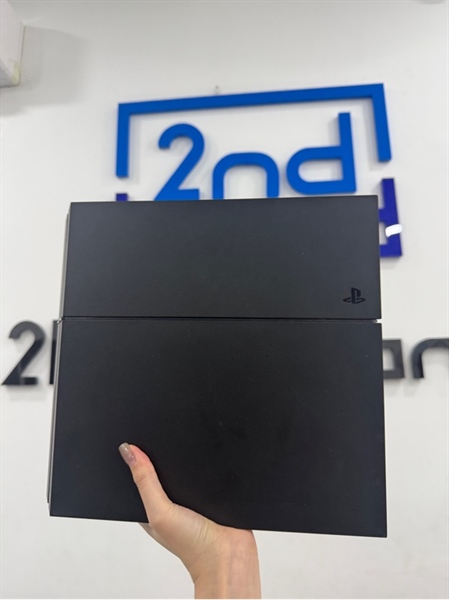 Máy chơi game PS4 fat CUH-1200A - 500GB - Firmware 12.50 - Chưa hack - Màu đen - Ngoại hình 97% - Mất cao su chống trượt dưới , trầy - Kèm 1 nguồn , 1 hdmi , 1 tay cầm