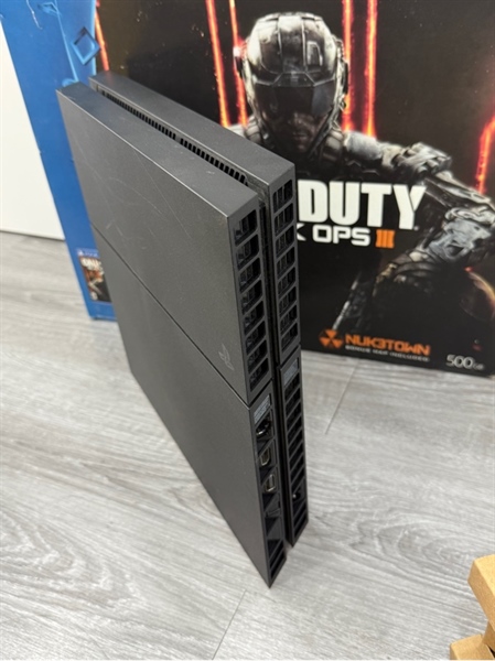 Máy chơi game PS4 Fat CUH-1215A - FW 9.0 - 500GB - 97% - Kèm hộp, 1 tay trôi cần 2 bên 2