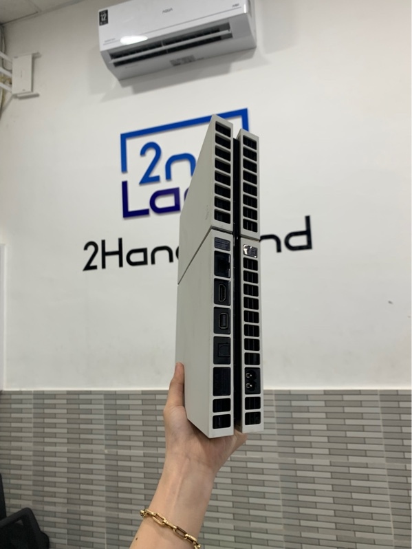 Máy chơi game PS4 fat - Fimwere 12.50, 500gb - Màu trắng - Ngoại hình: 97% - Kèm 1 tay+ nguồn