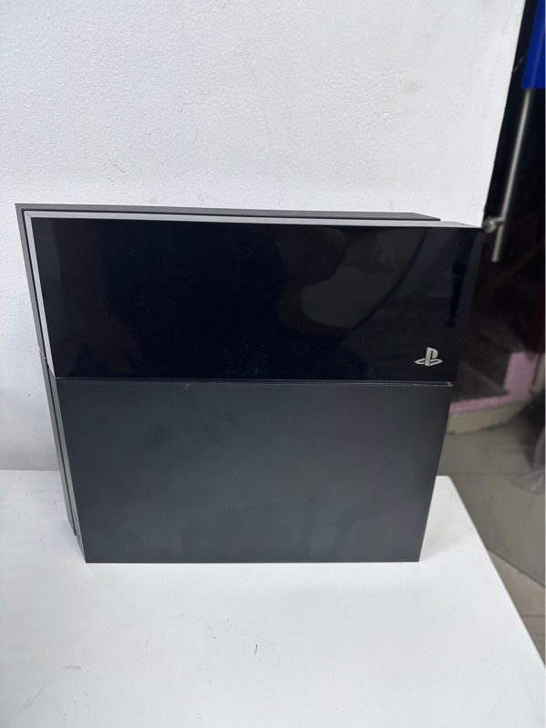 Máy chơi game PS4 Fat (Model CUH-1001A) - Chưa hack - Firmware 10.50 - Màu đen - Ngoại hình 98% - Kèm nguồn, tay cầm