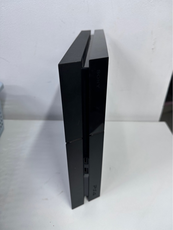 Máy chơi game PS4 Fat (Model CUH-1001A) - Chưa hack - Firmware 10.50 - Màu đen - Ngoại hình 98% - Kèm nguồn, tay cầm