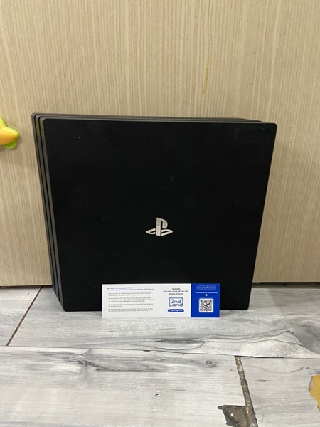 Máy chơi game PS4 Pro - 1TB - CUH-7006B - Firmware 13.02 - Màu đen - Ngoại hình: 98% - Kèm dây hdmi, dây nguồn, 1 tay cầm (lỗi cảm biến con quay hồi chuyển)