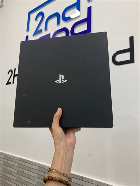 Máy chơi game PS4 Pro 1TB - Fimwere 13.2 - Màu đen - Ngoại hình 97% - Box, kèm 1 tay, nguồn