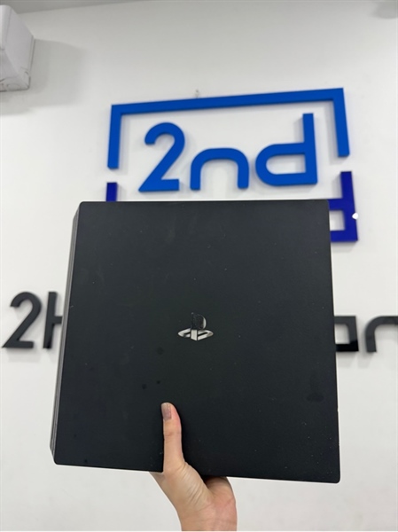 Máy chơi game PS4 Pro - 1TB - Firmware 12.50 - Chưa hack - Màu đen - Ngoại hình 98% - Kèm 1 tay cầm , hdmi , nguồn , dây micro 0