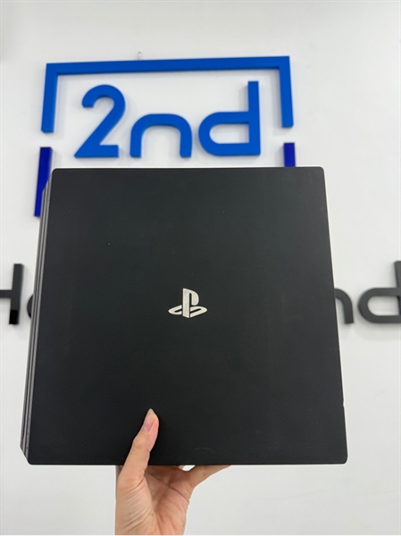 Máy chơi game PS4 Pro 1TB - Firmware 9.0 - Màu đen - Ngoại hình 98% - Đã hack - Kèm 1 tay cầm + dây nguồn + 1 dây micro Usb 1