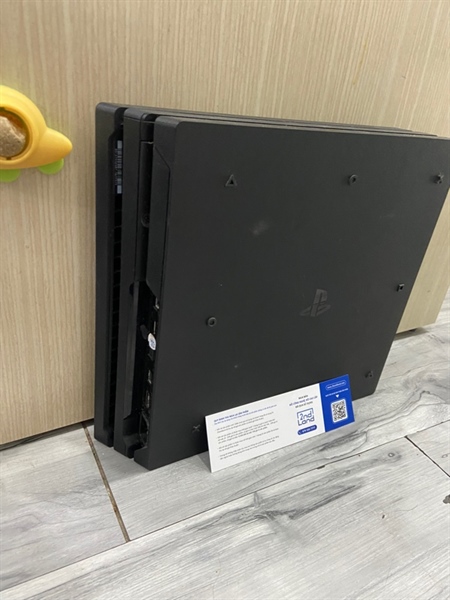 Máy chơi game PS4 Pro - CUH-7106B - 1TB - Firmware 13.02 - Màu đen - Ngoại hình: 97% - Kèm nguồn + micro + HDMI + 1 tay cầm 2