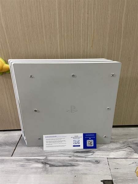 Máy chơi game PS4 Pro - CUH 7117B - Firmware 9.0 - 1TB - Hack - Màu trắng - Ngoại hình: 98% - Cấn vỏ - Có sẵn 15 game trong máy - Kèm 1 tay + USB kích hack + nguồn + HDMI 2